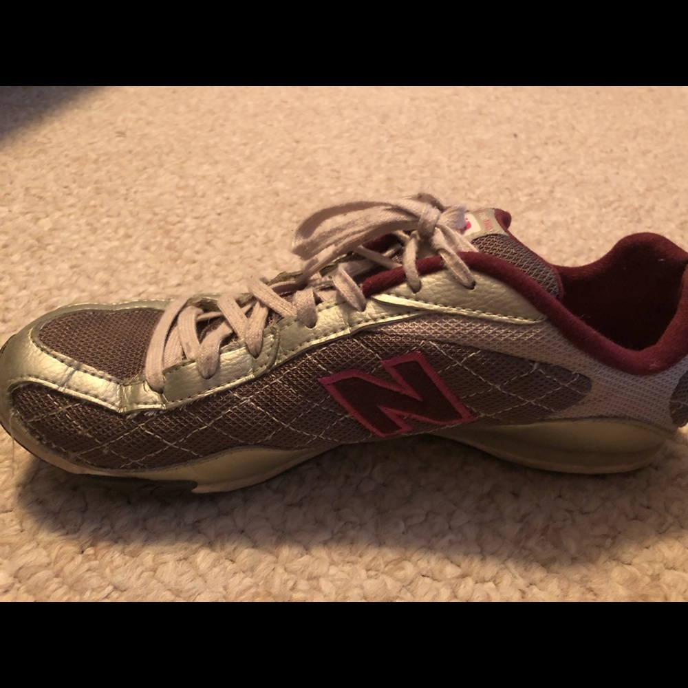 Casual tennis shoe- great condition!
